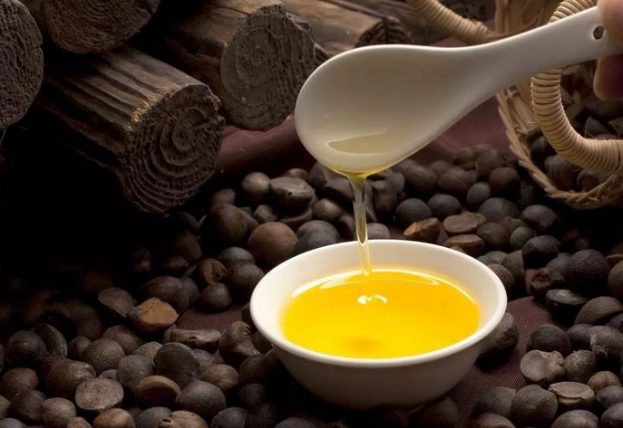 企鵝牌茶籽油雙螺桿榨油機(jī)，用心制造獲得客戶認(rèn)可(圖1)